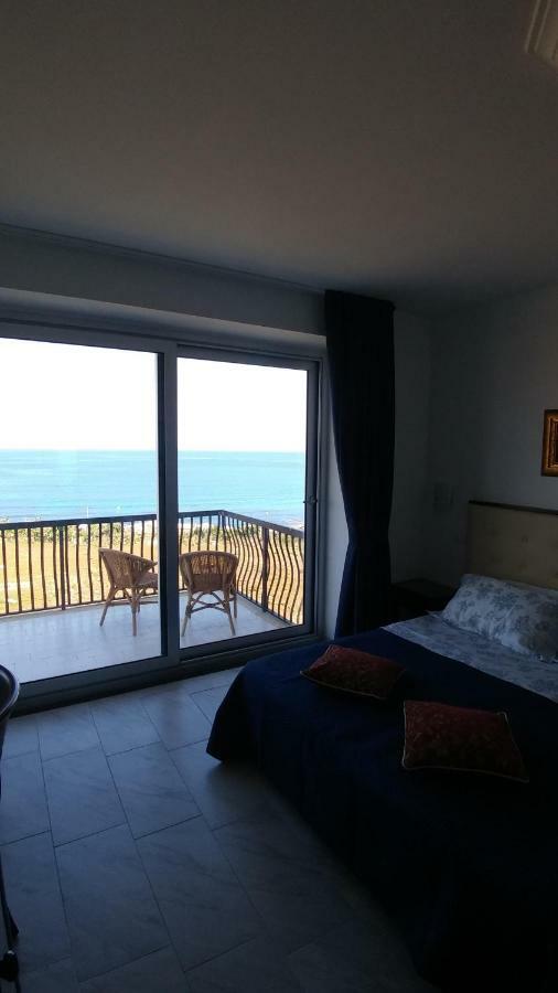 B&B Aquila Reale Portopalo Di Capo Passero エクステリア 写真